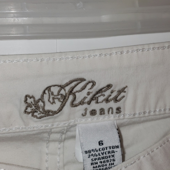 Jeans - Picture 2 of 3